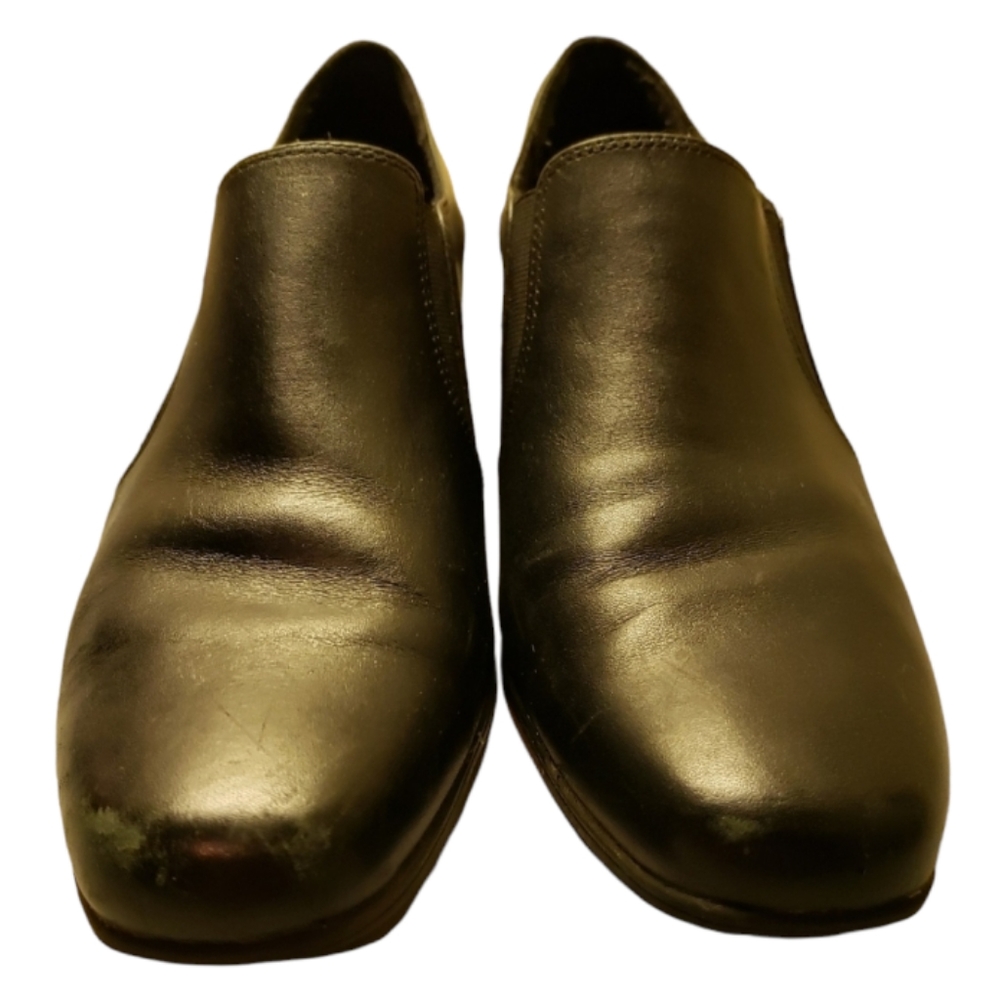 Liz Baker 2" Black Heels Used Shoes.